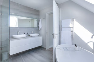 miroir grossissant de salle de bain
